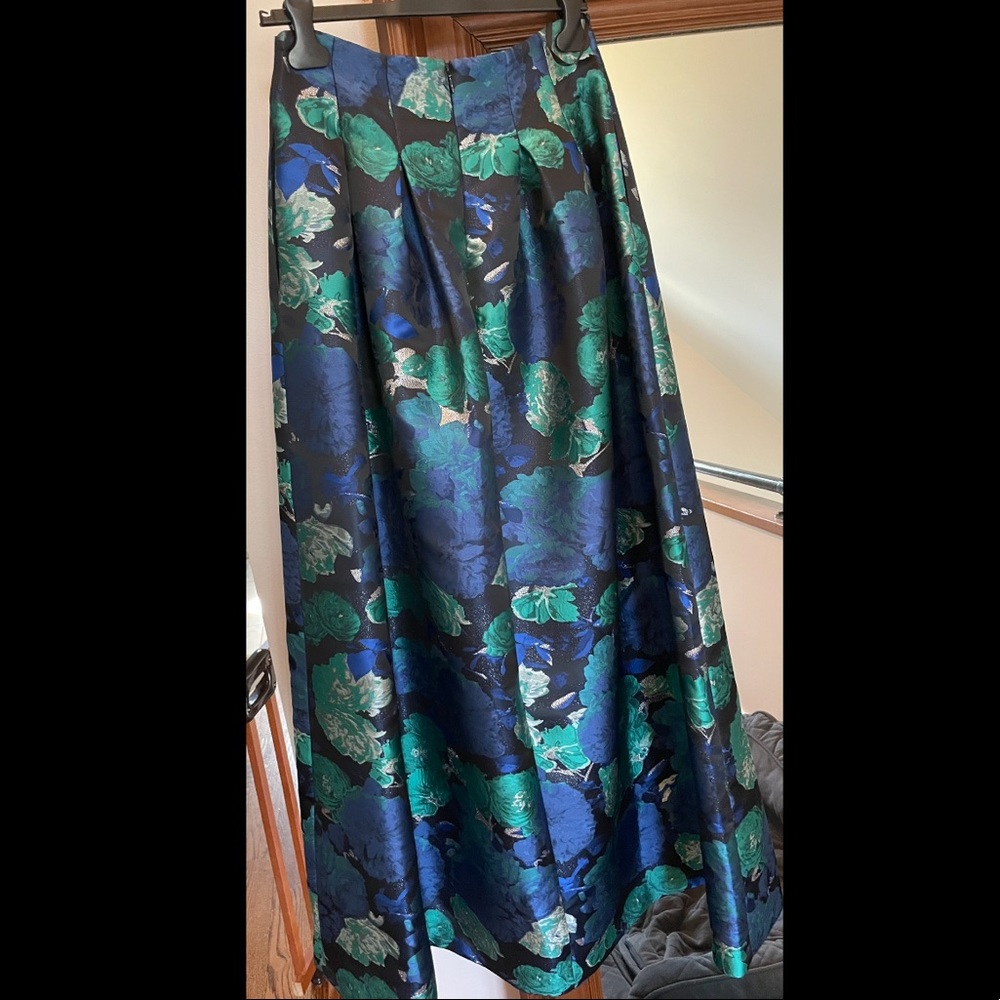 Eliza J Floral Maxi Skirt. Size 8.